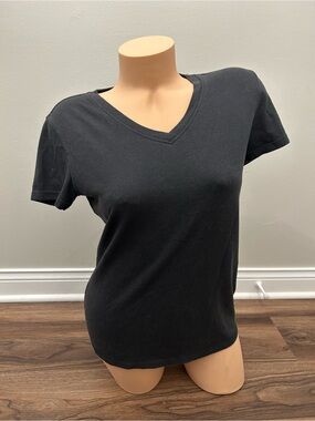 Carhartt Women's Black V-Neck Short Sleeve Tee